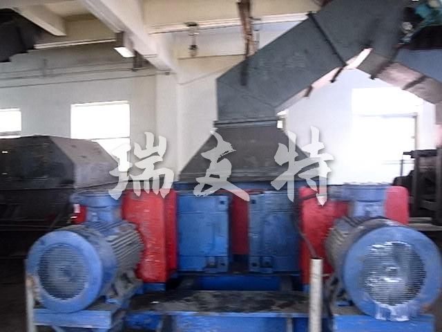 雙齒輥破碎機現場(chǎng)圖